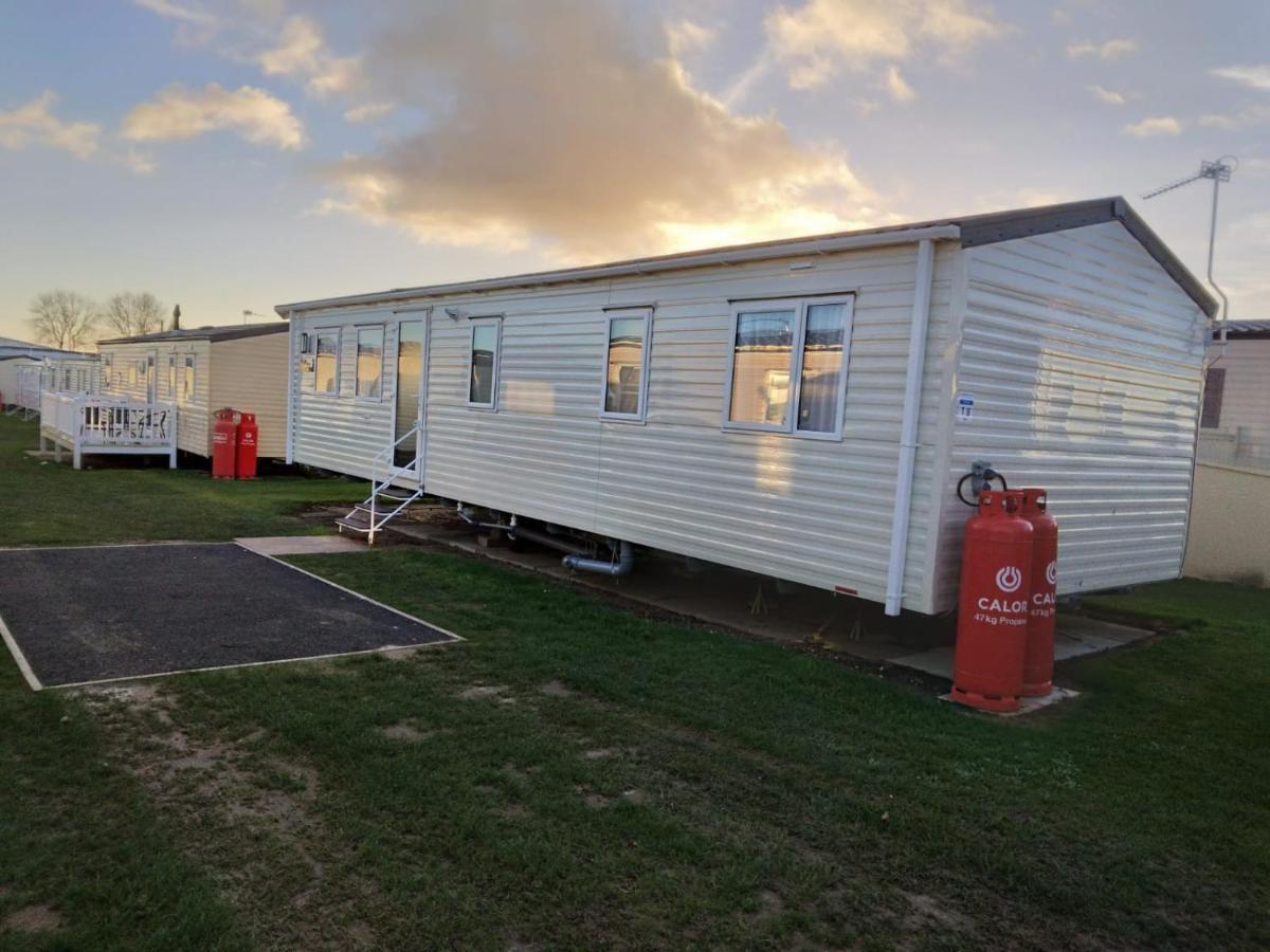 3 Bed ,Sleeps 8 Caravan California Cliffs Holiday Park Scratby Exterior photo